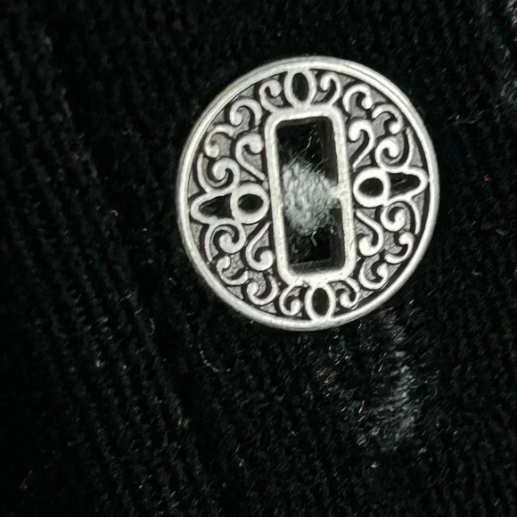 Croft And Barrow Black Velvet Plush Long Sleeved Collared Button Up Women Size M - Picture 6 of 10